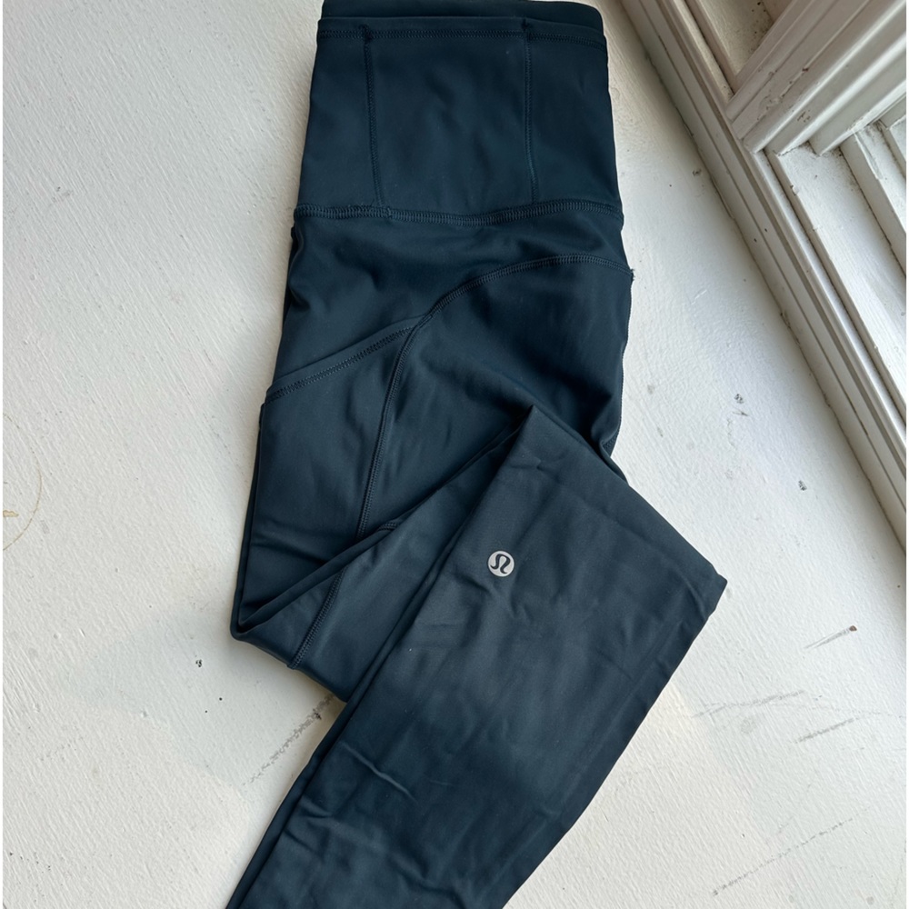 EUC Lululemon Fast and Free tight 28”